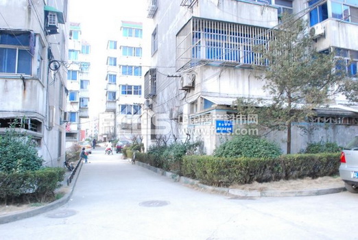 镇江二手房 京口区二手房 桃花坞二手房 桃花山庄安居小区大润发对面